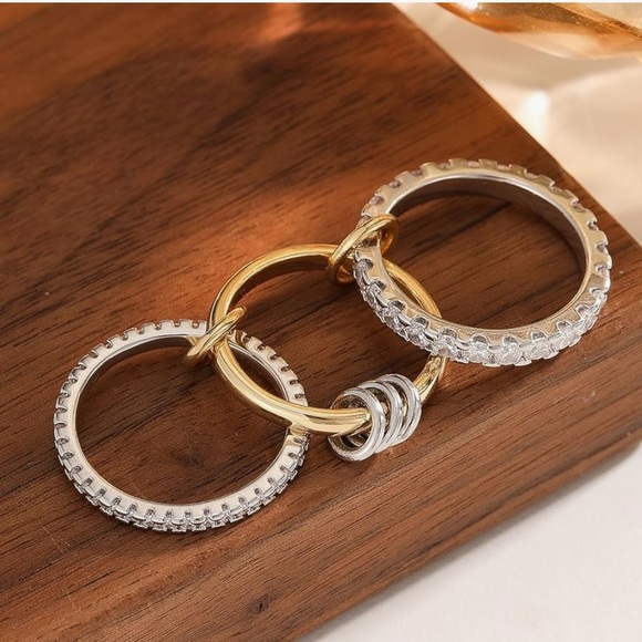 18kt Gold and Silver stacked Interlocking Ring luxury jewelry - Picture 3 of 3